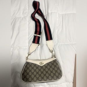 GUCCI SUPREME CROSSBODY